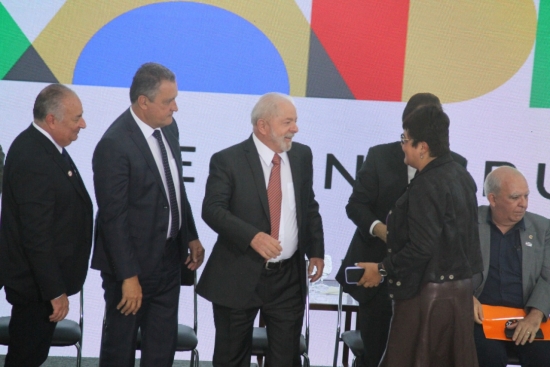 Companheira Nilza, dirigente da Fetquim e da Intersindical, sendo recebida pelo Presidente Lula